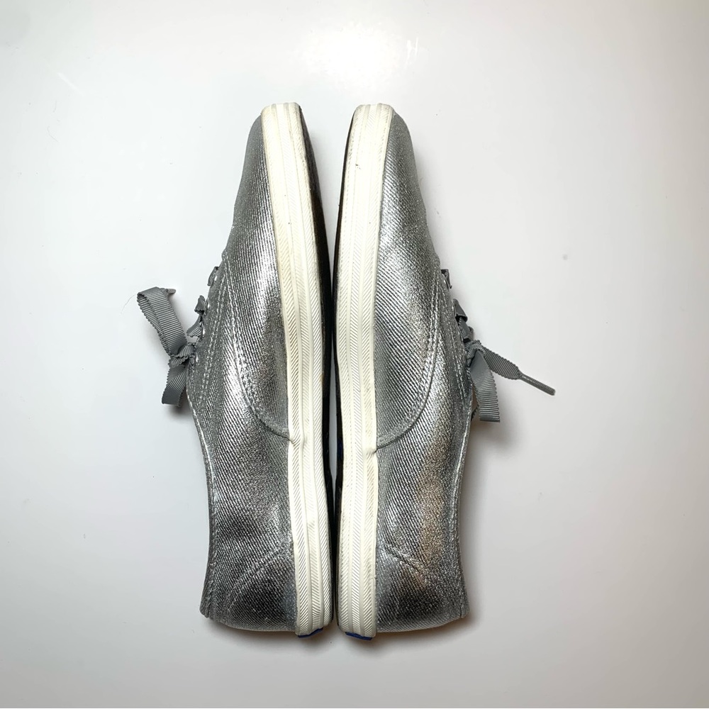 KEDS Silver Metallic Canvas Lace-Up Low Cut Sneakers Casual Tennis Shoe Sz 8.5 - Picture 3 of 9